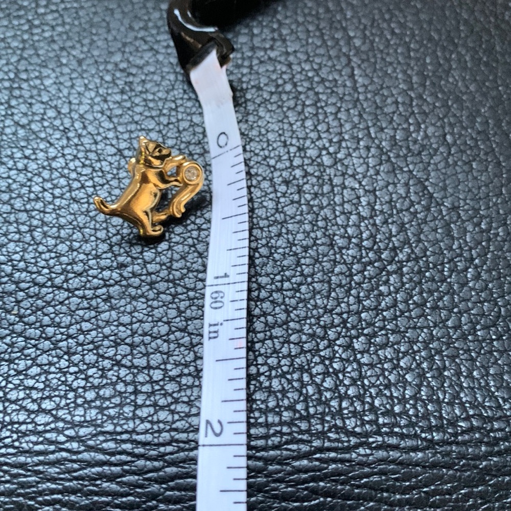 Avon goldtone cat pin